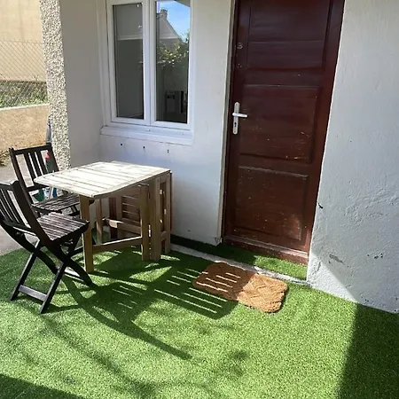Cosy Avec Terrasse A Hyeres, Plages A 15 Minutes